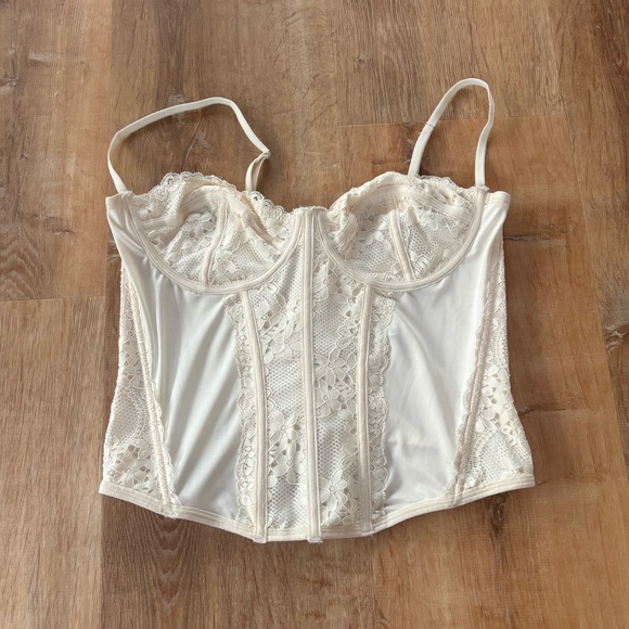 Forever 21 Tops - NWOT Forever 21 white lace corset bustier top XL